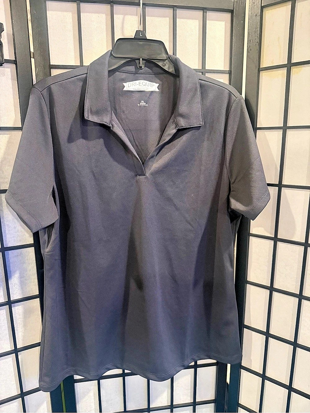 Dry-Equip women’s Polo Shirt in gray Like New (G3)